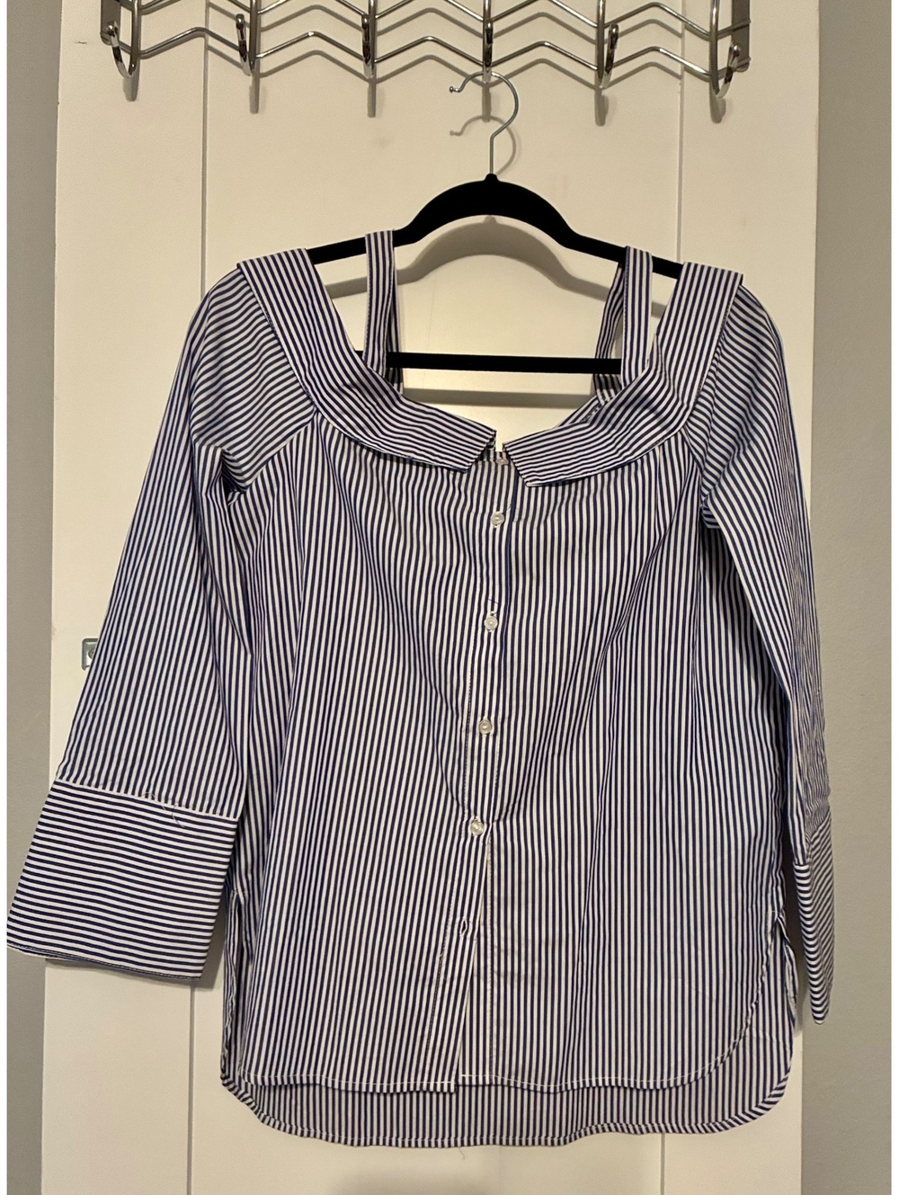 Active USA Blue & White Striped Off-the-Shoulder Strap Top Size Medium